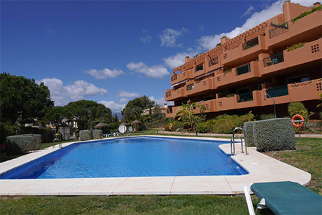 Middle floor Apartment for sale St Andrews | Cabopino Marbella main pic
